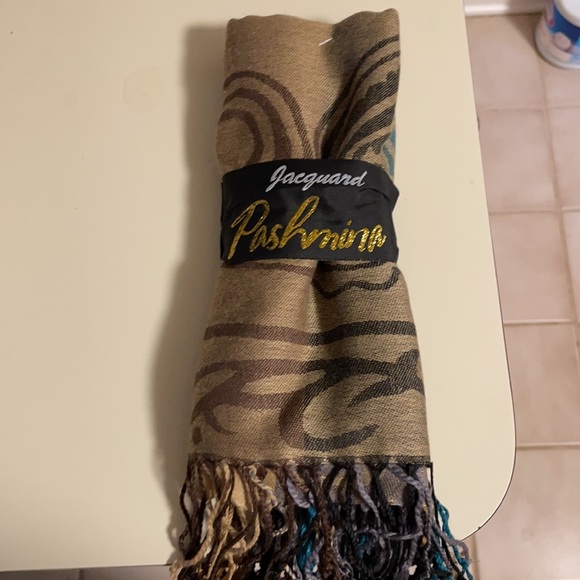 Jacquard Pashmina Brown and Blue NWT - Picture 2 of 5